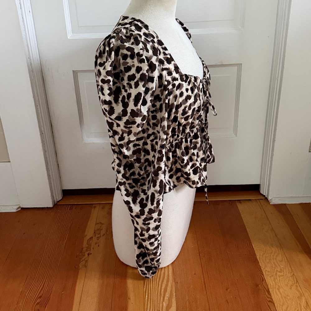 Topshop Puff Sleeve Animal Print Peplum Blouse Size 8 - Picture 4 of 7